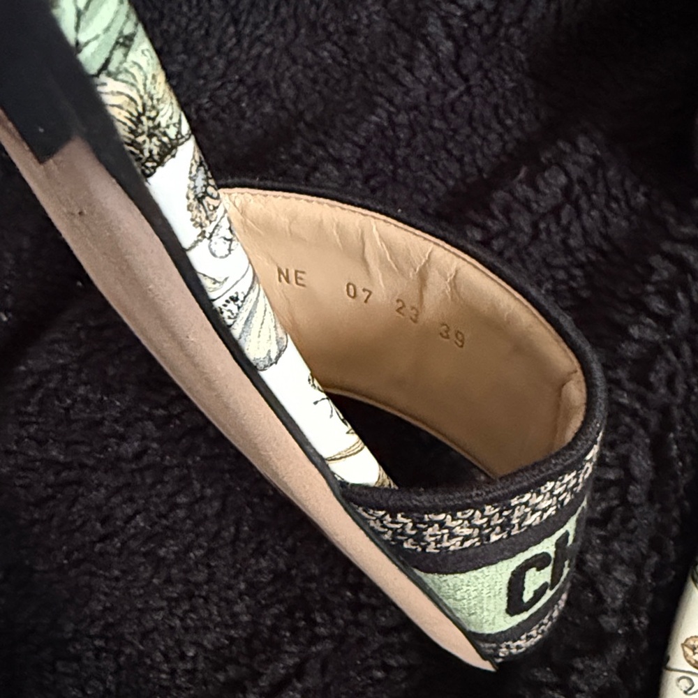 Dior Dway Slides - Picture 4 of 8